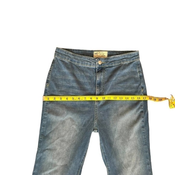Free People Flare Leg Jeans Size:29R - Picture 11 of 11